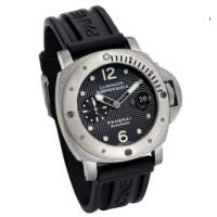Officine Panerai Submersible Diver Professional (Titanium/Black/Rubber)