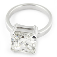 Каблучка Tiffany & Co з діамантом, біле золото.