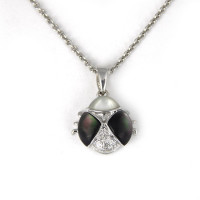 Підвіска Bioro, біле золото, діаманти.