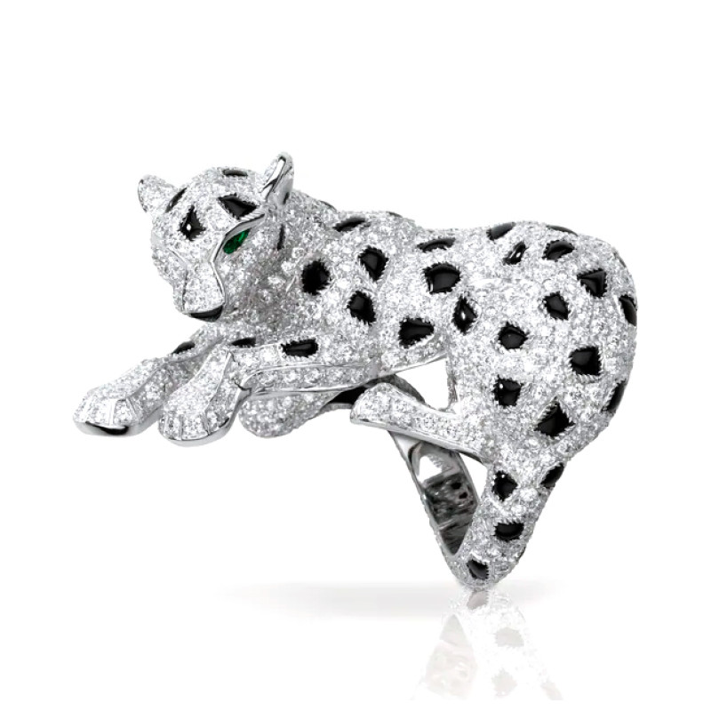 Кольцо Panthere de Cartier, платина, бриллианты, оникс, изумруды
