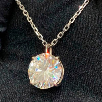 Підвіска Crivelli з діамантом 7,06ct, біле золото.