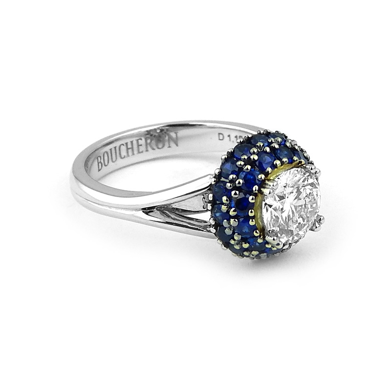 Кольцо Boucheron из белого золота 750 с бриллиантом исапфирами Кольцо Boucheron из белого золота 750 с бриллиантом исапфирами